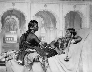 Nautch-Mädchen (Tanzmädchen), 1890er Jahre